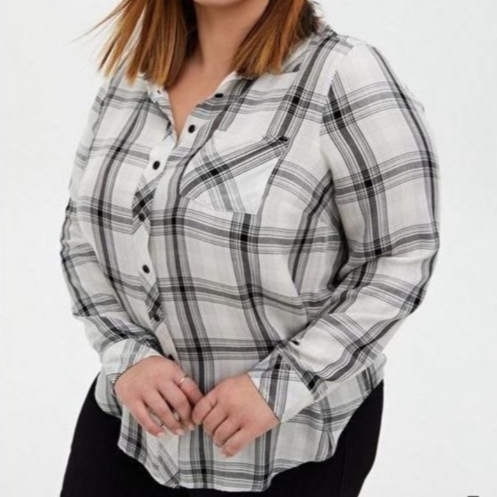 Torrid Plaid Print Twill Button Down Shirt Long Sleeve Chest Pocket White Black
